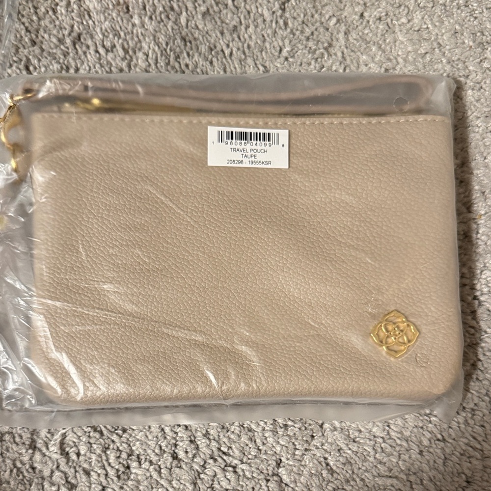 Kendra Scott Beige Travel Pouch with Gold Accent